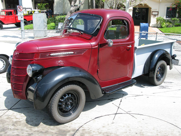 1939 International pickup Culver CityGeorge Barris Back To The Fifties Car