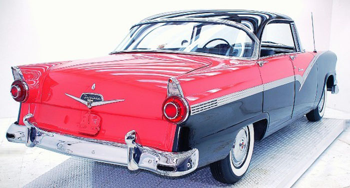 Ford 4-dr HT 1956 