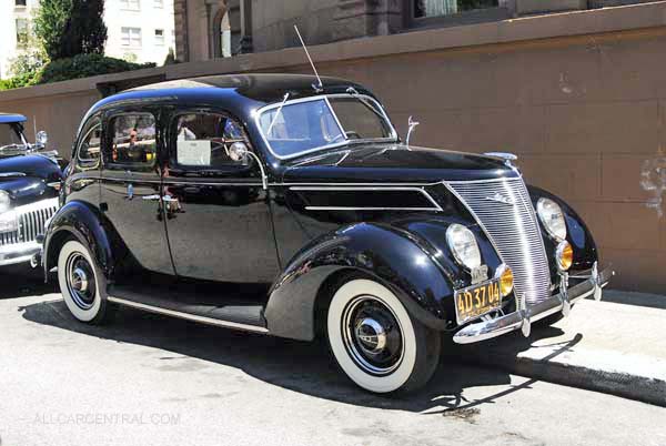 Ford Deluxe Fordor 1937