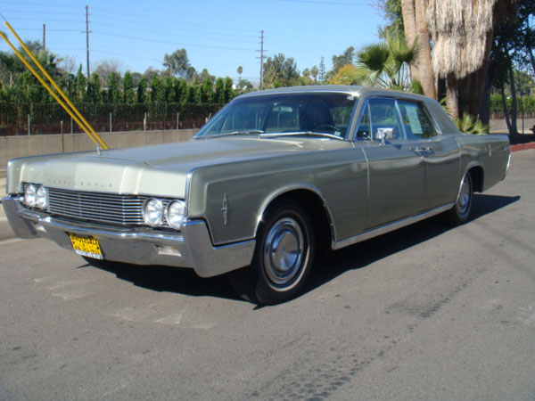 Lincoln sedan 1966