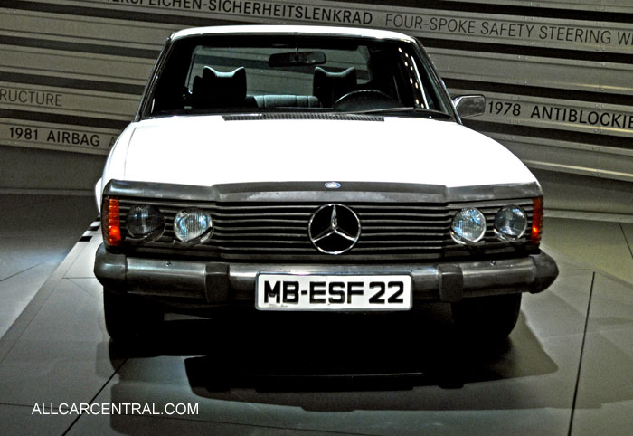 Mercedes-Benz Experimental Safty Vehicle ESF22 1973