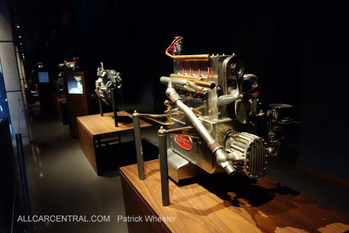  Bugatti-4  Musee National de l'automobile 2015