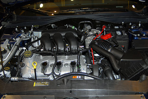 Mercury Milan engine, 2007. San Jose Auto Show, 2007