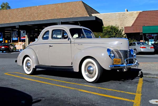 Ford V8 Deluxe 1940