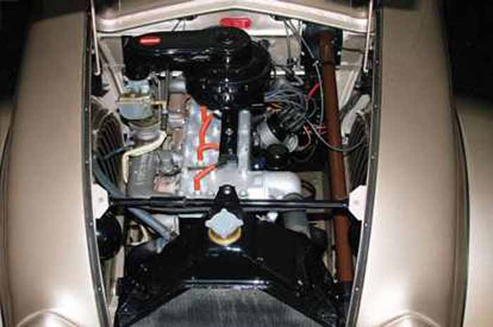 Chrysler Airflow 4-dr Sedan 1933