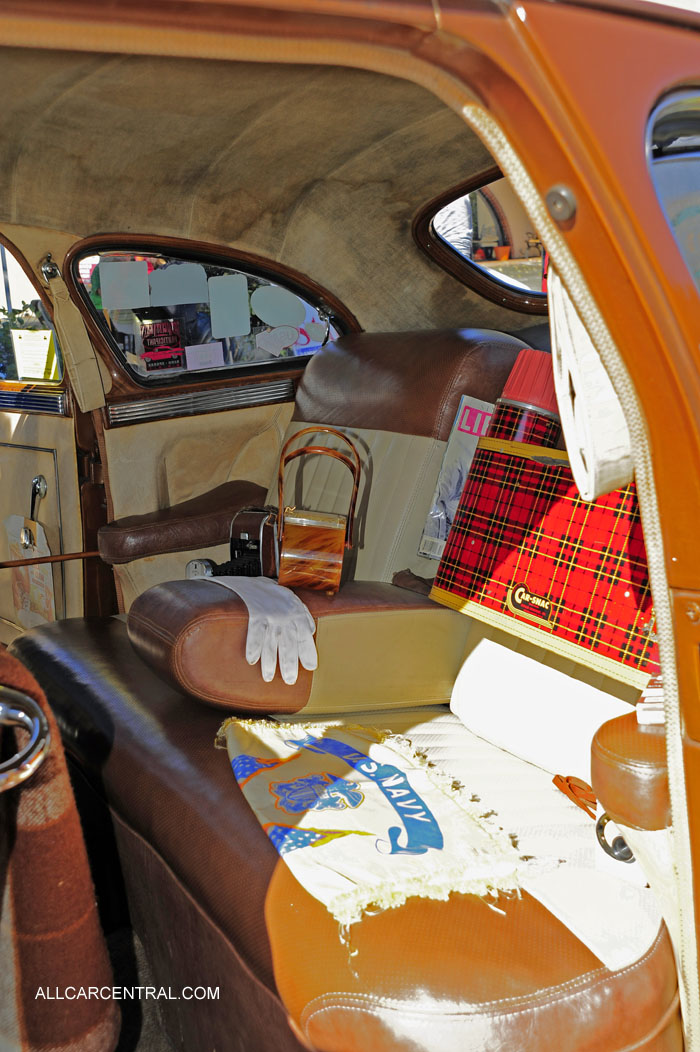 Chrysler Traveler sn-70677458 1948