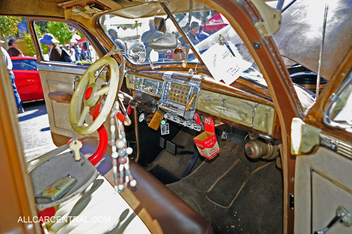 Chrysler Traveler sn-70677458 1948