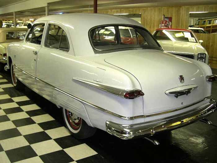 Ford 2-dr 1951
