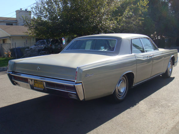 Lincoln sedan 1966