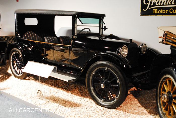 Frontmobile touring Sedan 1918