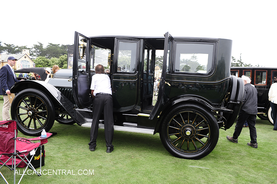  Oldsmobile Limited Series 27 
Clark Carriage Limousine 1911 Pebble 
Beach Concours 2016