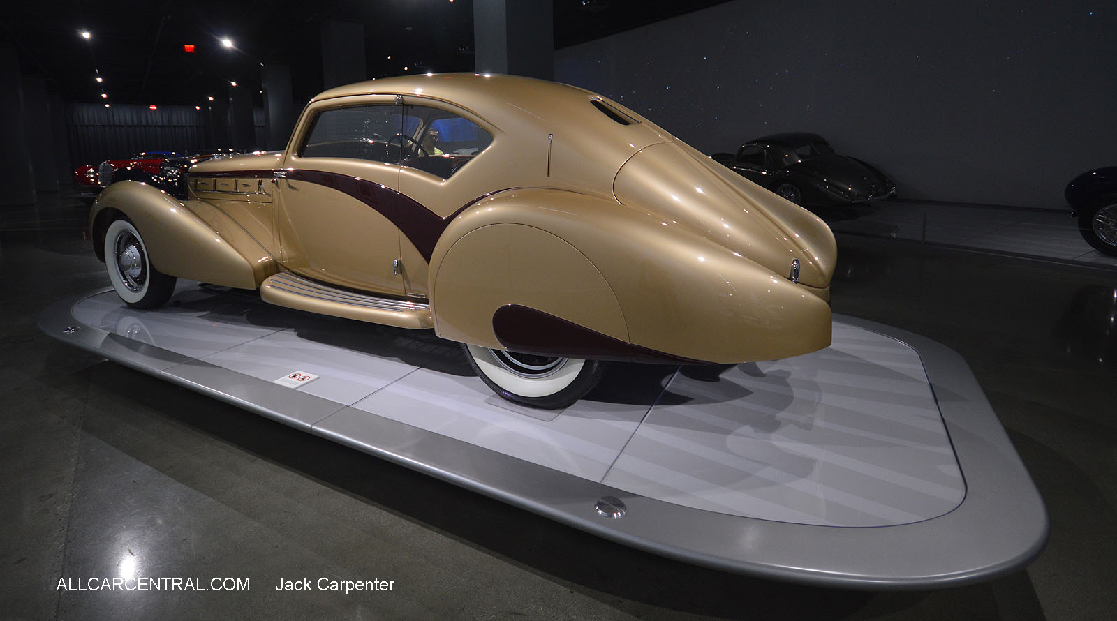   
Delage D-8 120  Aerosport Coupe Letourneur Et Marchand 
1937  Petersen Automotive Museum 2016