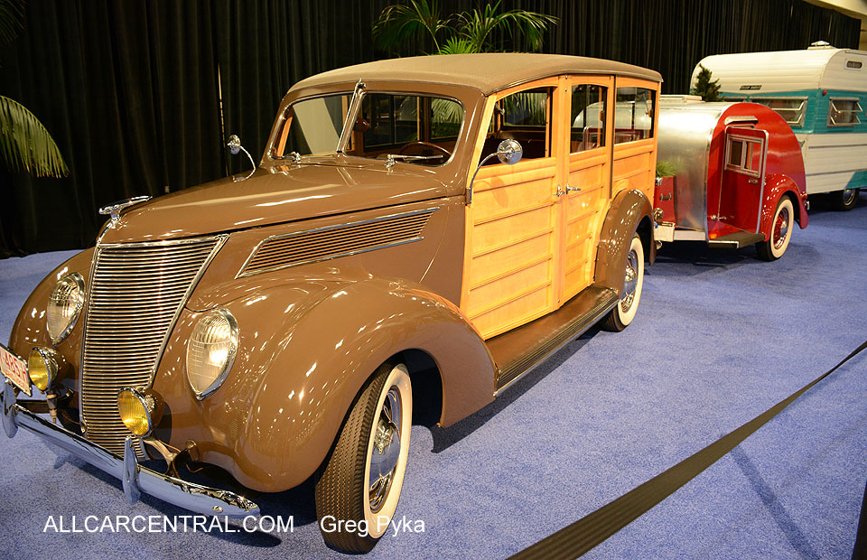 Ford Deluxe Station Wagon 1937 SF Show 2019-20 Greg Pyka Photo
