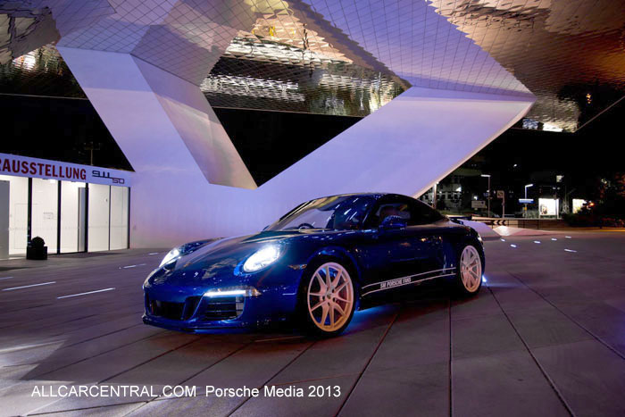 2014 Porsche 911 Carrera 4S Facebook Edition